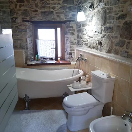 Momo 1741 - Historic Stone House In The Hills