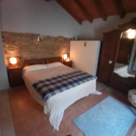 Momo 1741 - 4br Historic Stone House In The Apennines