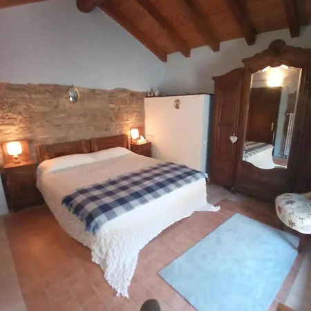 Momo 1741 - 4br Historic Stone House In The Apennines