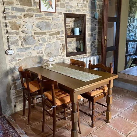 Momo 1741 - 4br Historic Stone House In The Apennines