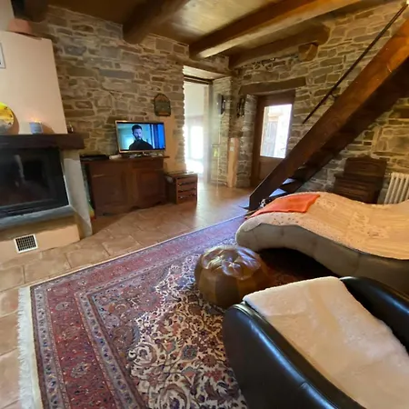 Momo 1741 - 4br Historic Stone House In The Apennines *